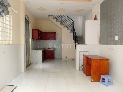 Nhà  3 Lầu 3 phòng ngủ Cách Mạng Tháng Tám HẠ GIÁ CHỐT NHANH 10 TRIỆU