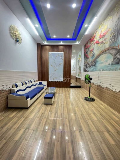 NHÀ MỚI PHUN NỘI THẤT NHÀ KẾT CẤU CỨNG CÁP NHÀ 4 TẦNG