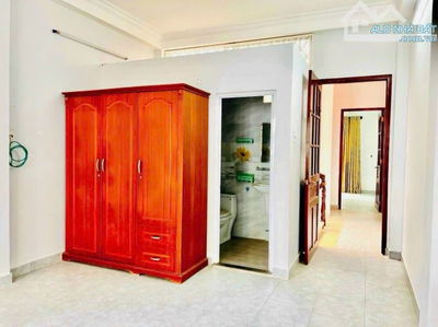 Nhà diện tích ấn tượng! Nhà 55m2 giá 3 tỷ 2 ngay Phan Đăng Lưu, Phú Nhuận. Nhà 1T2L