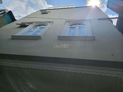 [4 TẦNG_CÓ SÂN THƯỢNG] GẦN CHỢ VÀ ĐL PHẠM VĂN ĐỒNG