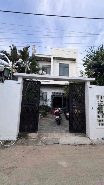 Cho thuê nhà 1 trệt 1 lầu Phường Phú Mỹ 3PN-2WC Sân Xe Hơi