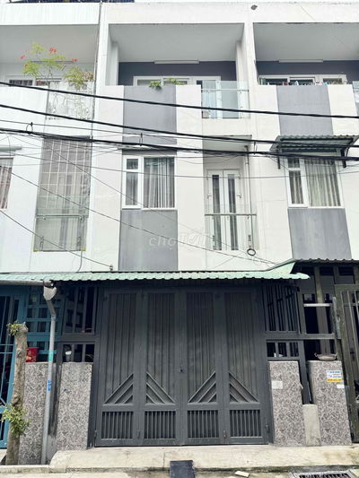 Bán Nhà 2 lầu: 3,8mx12m: 3phòng ngủ có sân thượng, hẻm 6m