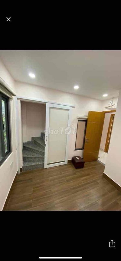 nhà 3 PHÒNG NGủ 4x8 Nguyễn HIỀN. Sân thượng