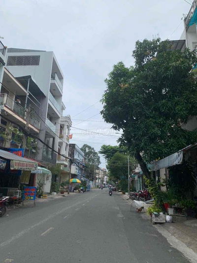 Chủ kẹt bán gấp MT nội bộ Lê Niệm. 4m x 15m. Nhà 2 tấm. Giá 7.5 tỷ