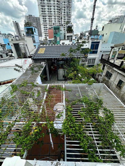 Bán nhà gần Mặt Tiền Bến Vân Đồn,Q4; DT:5x16; Kinh Doanh tốt; 10ty hơn