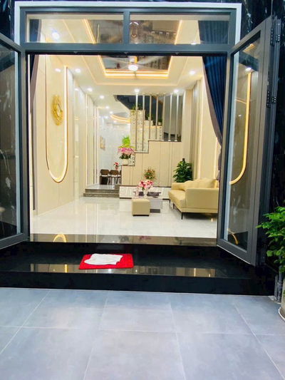 NHÀ PHỐ HIỆN ĐẠI – KDC HOÀNG QUỐC VIỆT – FULL NỘI THẤT GỖ CAO CẤP