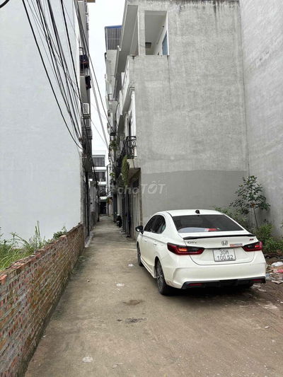 Căn này chủ bán gấp ở Đông La. Yêu cầu công chứng trong vòng 10 ngày