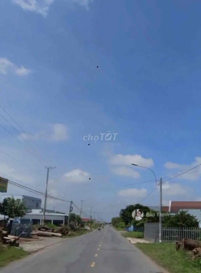 đất thổ 100%, dt 220m2 có nhà cấp 4, ấp long ninh, long hựu đông