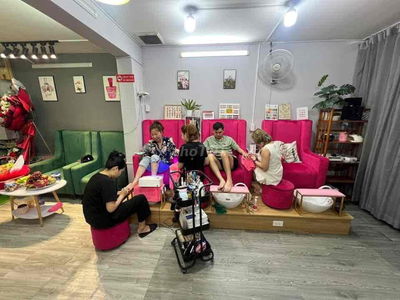 “Sang tiệm nail gội full đồ, mặt bằng đẹp, cần sang gấp”