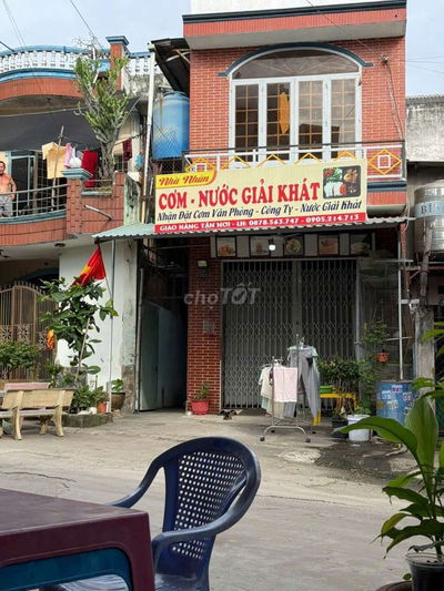 Bán nhà mặt tiền kdbb dt 75m gần chợ dĩ an 2