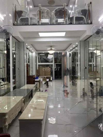 Cho thuê nhà mặt tiền Ngô Gia Tự, Phường 2, Quận 10