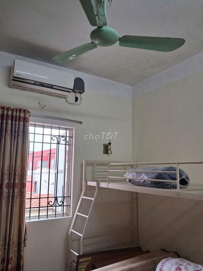 Cho thuê nhà tập thể tầng 5, diện tích 60m phố Võ Thị Sáu