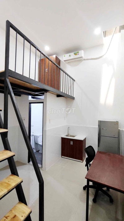 PHÒNG GÁC CAO 1M7  - FULL NỘI THẤT - NGAY HOÀNG HOA THÁM