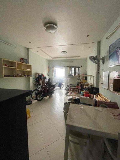 nhà 2 PHÒNG NGủ 4x10 CÔ giang