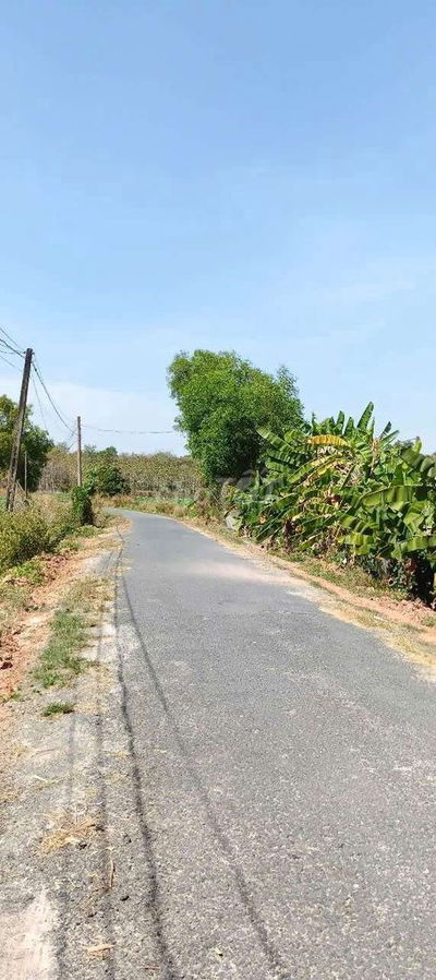 Đất Chính Chủ Cần Bán Nhanh , Mặt Tiền nhựa, Cách Núi Bà 5km . TPTN