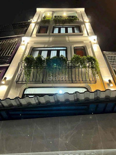 Bán Nhà mới Trệt Lững 3 lầu. sân thượng. 4x12. 1/ Trần Bá Giao