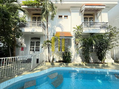 BIỆT THỰ HỒ BƠI - SÂN VƯỜN KHUÔN VIÊN 300m² –  GIÁ 65 TRIỆU