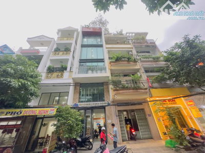 Tòa nhà văn phòng mặt tiền khu Ba Vì – Sầm Sơn, 4.5x18m, 5 Tầng, thang máy, HĐT: