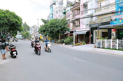 Bán nhà mặt tiền KD khu Tên Lửa 4.5x18 3 lầu đẹp