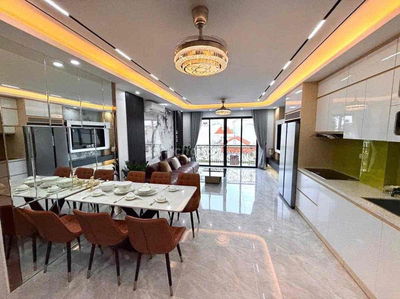 LÔ GÓC PHỐ NGUYỄN CAO, 50 M2, 6 TẦNG, CHỈ 14XXXTỶ,Ô TÔ VÀO NHÀ, THANG