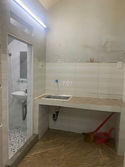 CHO THUÊ NHÀ NGUYÊN CĂN – 2 PHÒNG NGỦ + GÁC LỬNG RỘNG GẦN ĐH VĂN LANG