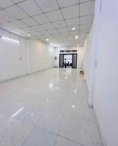 NHÀ RỘNG DT 5x 16m, KHO HÀNG OK, HẺM XE TẢI THÔNH, SÂN XE THOẢI MÁI