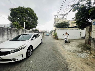 Vị trí đắc địa ngay ngã tư Thủ Đức, chỉ 6.8 Tỷ, DT 105m, 2 Mặt tiền