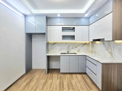 bán nhà phố trần hữu tước,7 tầng thang máy ,xây mới