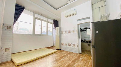 CHO THUÊ PHÒNG BAN CÔNG ĐẦY ĐỦ TIỆN NGHI CÓ THANG MÁY MÁY LẠNH FULL