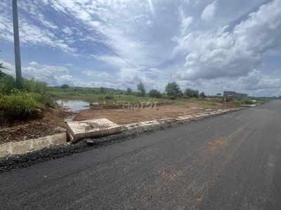 bán mặt tiền đất tránh đông hoà phú buôn ma thuột dt 8 xào chính chủ