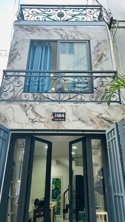 Hẻm xe hơi đầy đủ nội thất phòng trọ quận 1