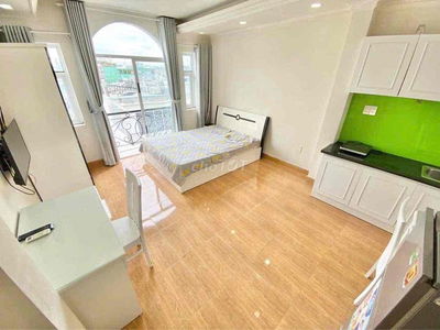 Cc cho thuê Phòng Ban Công Full nội thất Ánh Sáng Tự Nhiên.Đường CMT8