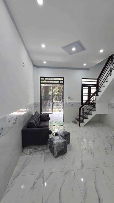 Nhà mới xây 2 tầng sạch đẹp ở,gần trường Tiểu Học Trần Văn Mười