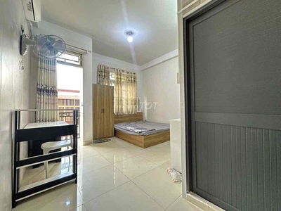 Cho Thuê Phòng Ban Công - Đầy Đủ Nội Thất Ngay Co.op Mart Nhiêu Lộc Q3