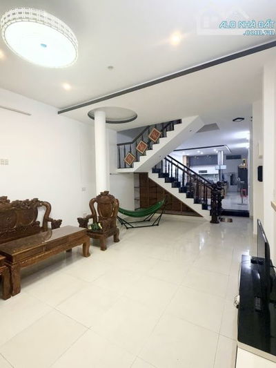 💥 CỰC HIẾM! NHÀ 3 TẦNG – 100M² – MẶT TIỀN NGUYỄN DỮ – NGAY TỐ HỮU. CHỈ NHỈNH 8 TỶ