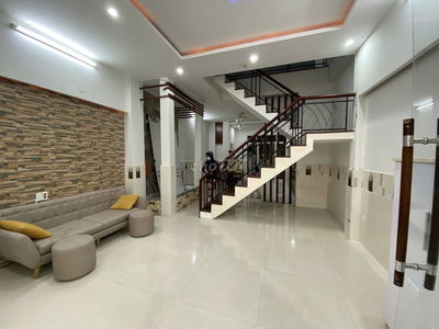 Nhà 2 tầng MT kề PHAN ĐĂNG LƯU  - HÒA CƯỜNG - NỘI THẤT CƠ BẢN