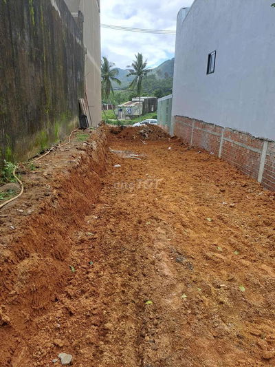 Đất Sát Chợ Xuân Phú, Trường tiểu học Số 1 Hoà Vang