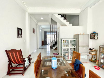 Bán nhà 3 tầng, 130m2, HXH, đường Lê Văn Lương ra Nguyễn Bình