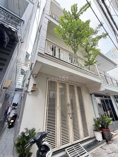 Nhỉnh 4tỷ hẻm xe hơi, nhà 3 tầng 2pn mới cứng trung tâm Quận Tân Bình