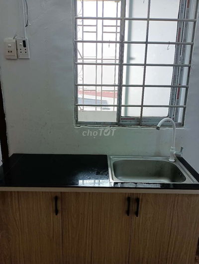 Phòng Cửa Sổ ra trời gác cao 2m ngay chợ Tân Hương và HUIT Công Thương