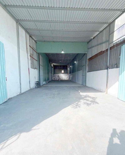 Cho thuê kho 200m2 gần sân vận động Đông Hoà