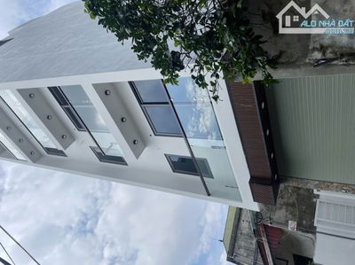 PHỐ TRẠM LONG BIÊN - 32M2 NHÀ MỚI 6 TÂNG - OTO ĐỖ CỔNG