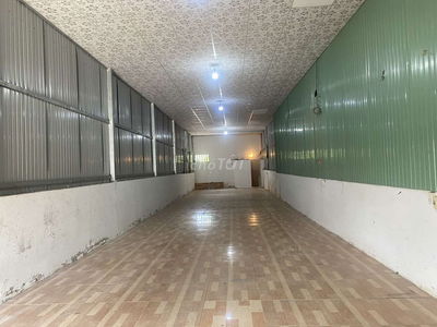 Cho thuê kho mặt tiền dt 150m kho sạch đẹp phù hợp buôn bán hoặc kho