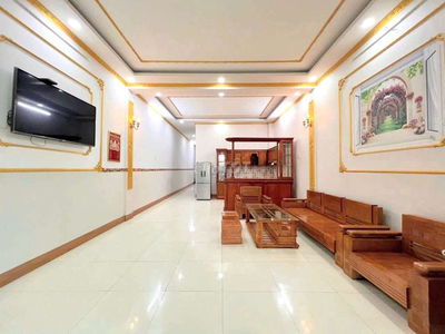 Cho thuê nhà 5m x 36m - Lộ ôtô. Gần ĐH FPT . Đường Nguyễn Văn cừ