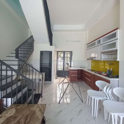 Nhà nguyên căn mới xây