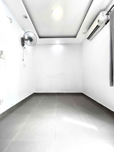 Bình Thạnh (Hàng Xanh). Tách bếp.