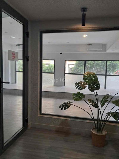 Cho thuê mặt bằng kinh doanh mặt tiền ngay khu Phan Xích Long