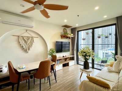 Chính chủ bán CH 2PN+1 căn góc giá 4.5 tỷ full nội thất tòa mới kđt Vinhomes Smart City