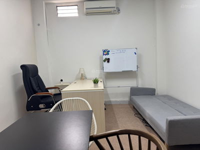 Văn Phòng 16m² số 4 Nguyễn Huy Tự, đầy đủ bàn ghế, giường nghỉ, phù hợp văn phòng nhỏ, livestream