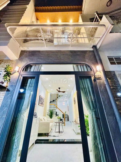 Siêu Vị Trí – Cầu Kiệu – Nhà Đúc 2 Tầng, Nở Hậu – Full Nội Thất